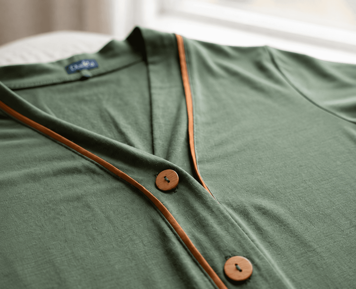 Pijama Americano Feminino Longo Verde Oliva com Detalhes Caramelo